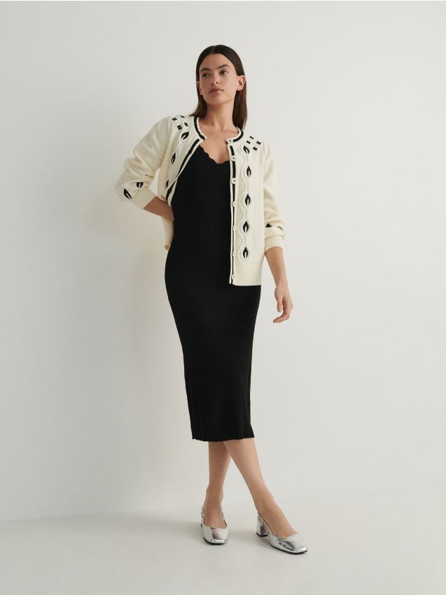 Reserved - rochie din jerseu tricotat cu finisaj decorativ - negru
