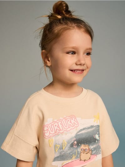T-shirt z wypukłym nadrukiem