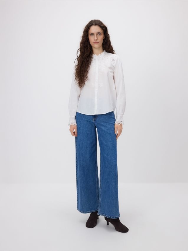 Reserved - Cămaşă cu inserţie ajurată - alb