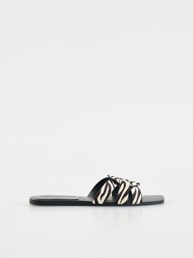 LADIES` SLIDES - RESERVED