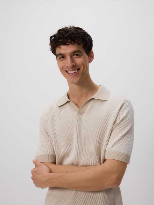 Reserved - Pulover polo din material structurat - bej Reserved - Pulover polo din material structurat - bej
