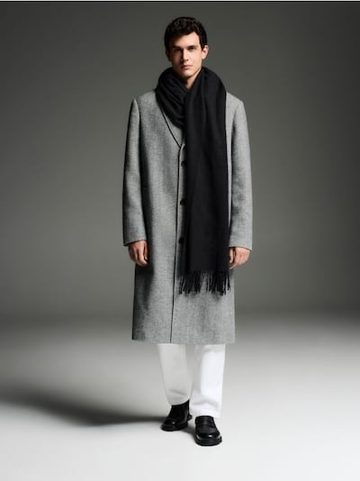 Plain fringe scarf