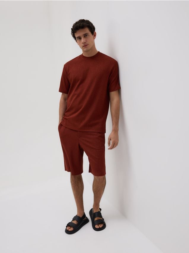 T-Shirt im Comfort-Fit aus Strukturstoff - RESERVED