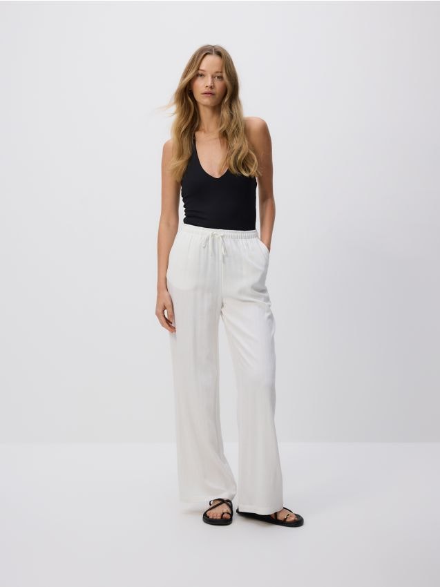 Loose trousers with linen blend - RESERVED