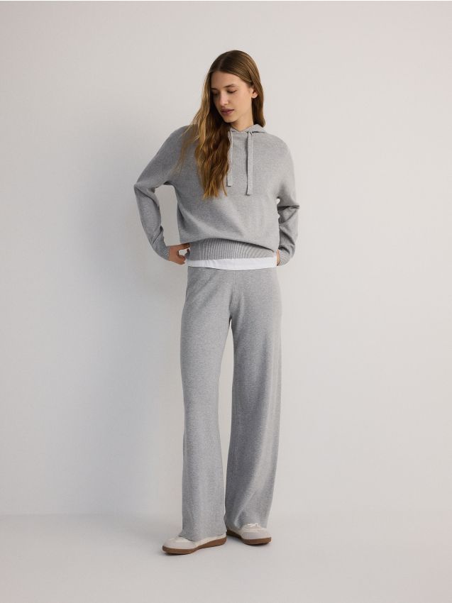 Lockere Hosen mit Viskose - RESERVED