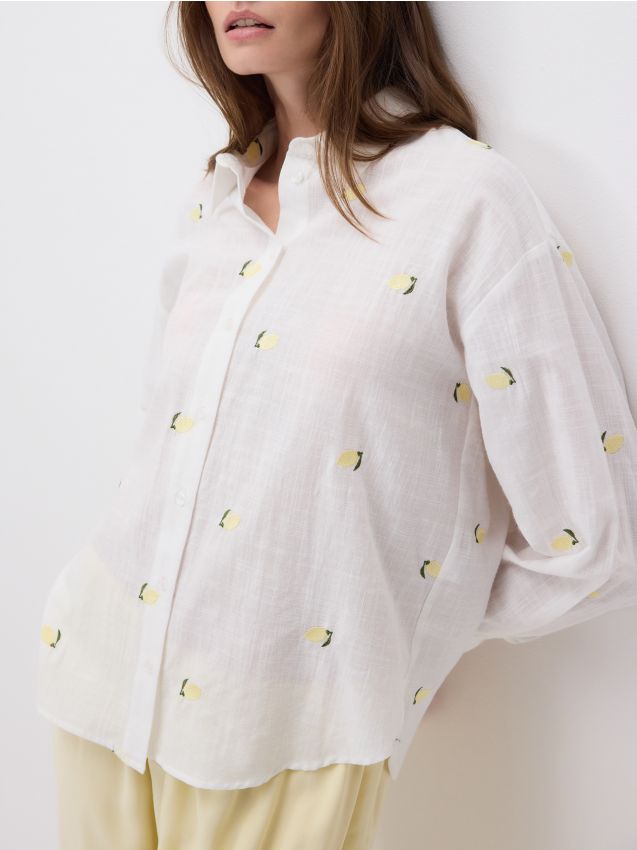 Shirt with embroidered embellishment - RESERVED