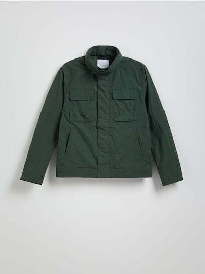 Jacke aus wasserdichtem Stoff