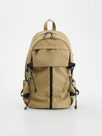 Mochila de gran capacidad con bolsillos