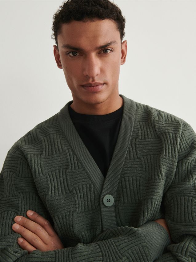 MEN`S SWEATER - RESERVED
