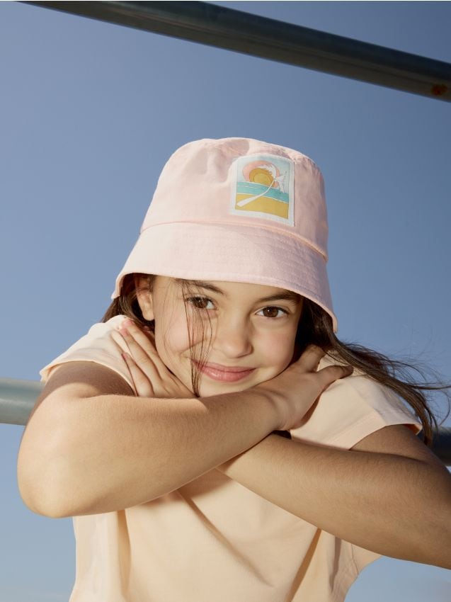 Bucket hat com remendo - RESERVED