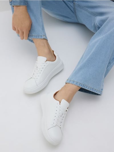 Leather rich sneakers