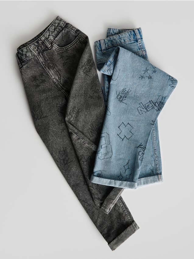 Classic denim carrot jeans with print - RESERVED