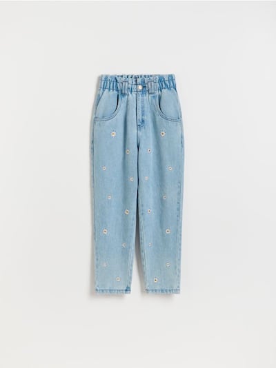 Baggy jeans med broderede detaljer