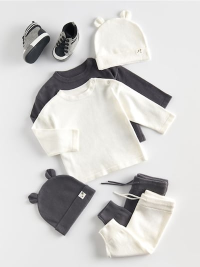 BABIES` SWEATER, TROUSERS & CAP