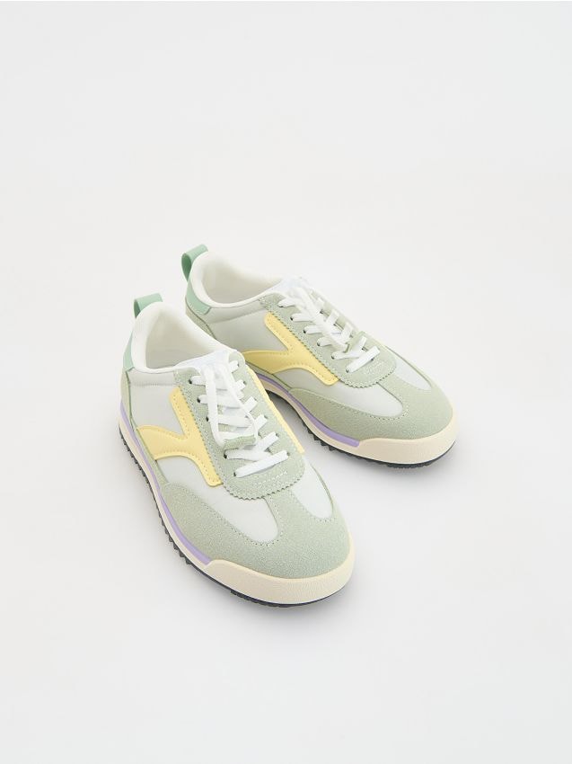 Trainers with toggle - RESERVED