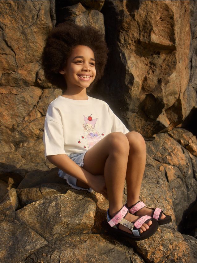 GIRLS` T-SHIRT - RESERVED