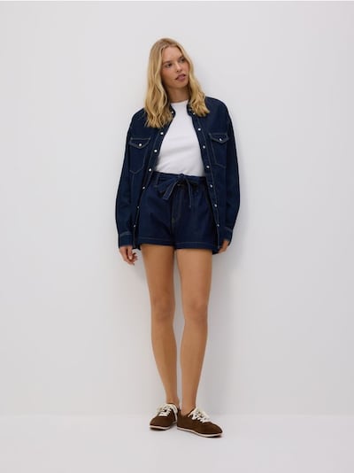 Denim shorts with tie