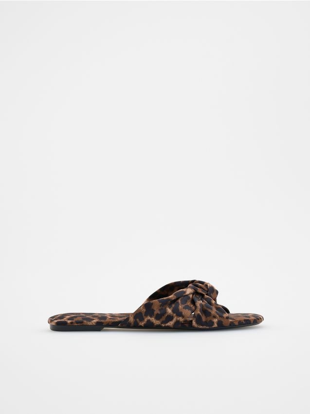 LADIES` SLIDES - RESERVED