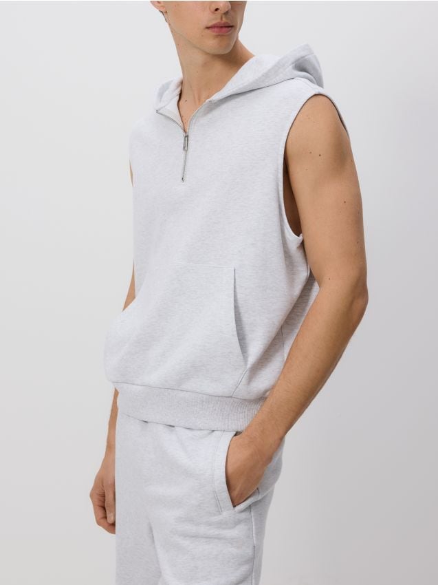 Hooded vest - RESERVED