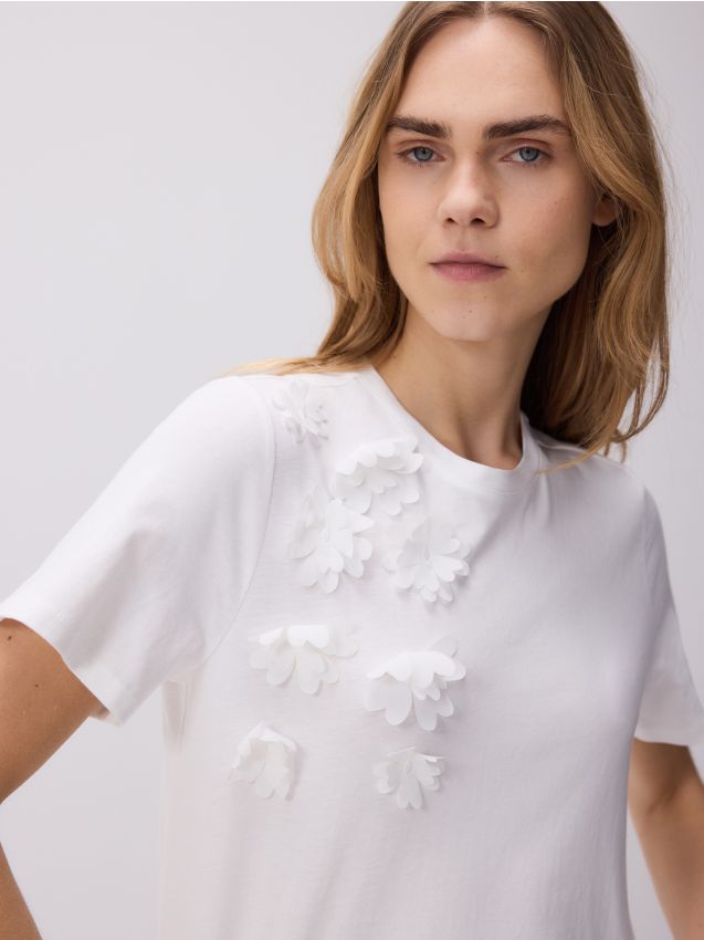 T-shirt with sewn-on applique - RESERVED