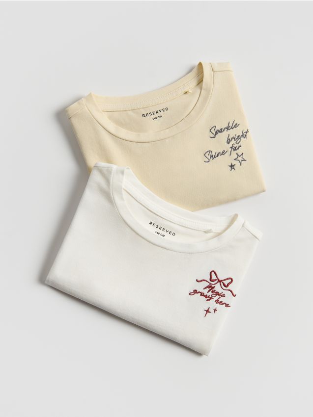 Reserved Reserved - Σετ με 2 βαμβακερές μπλούζες με κεντημένη λεπτομέρεια
