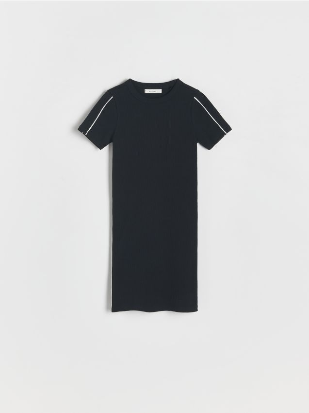 Reserved - rochie din tricot striat cu conținut ridicat de bumbac - negru