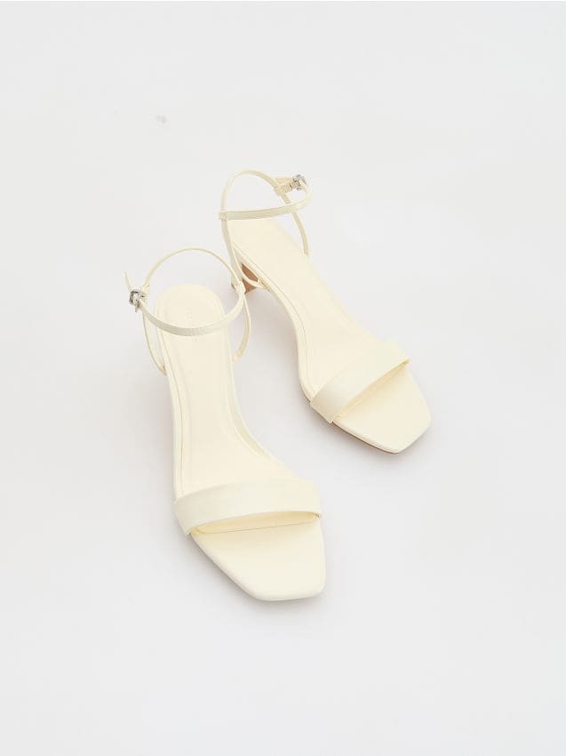 Sandalen met hak - RESERVED