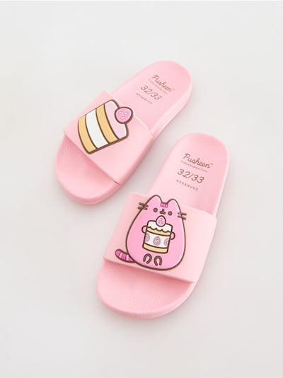 Pusheen papucs