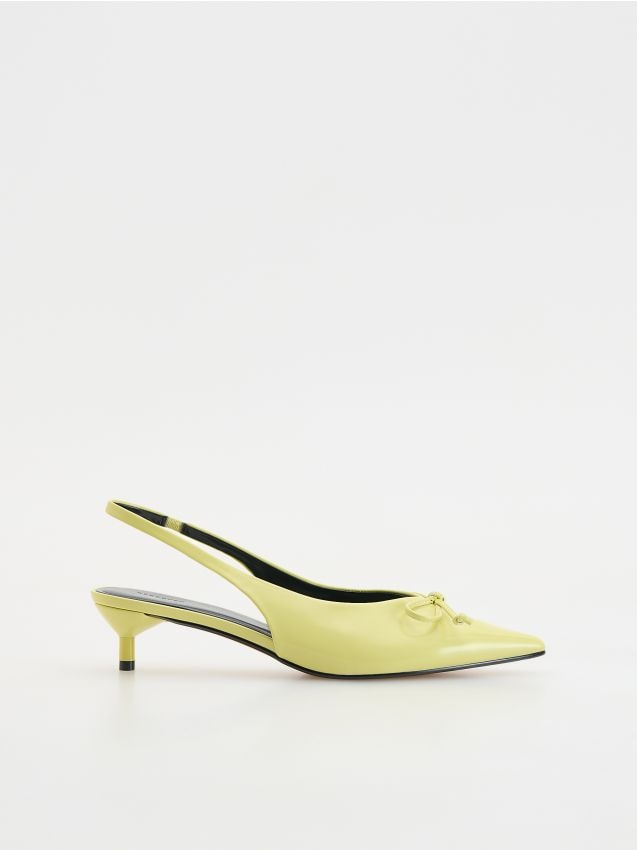 Pumps with bow details - RESERVED