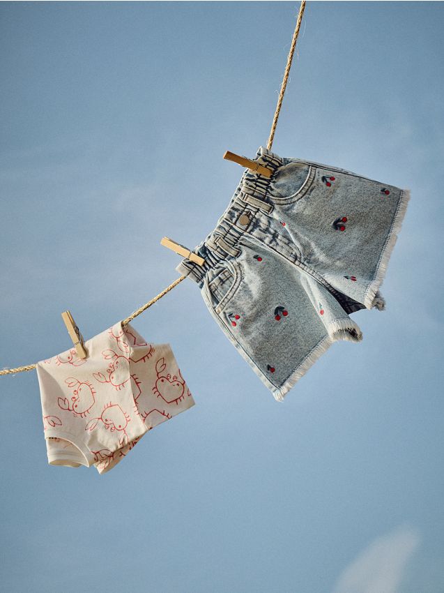 Denim short met borduursel - RESERVED