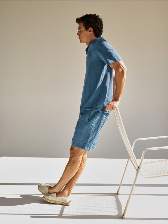 Regular shorts met structuur - RESERVED