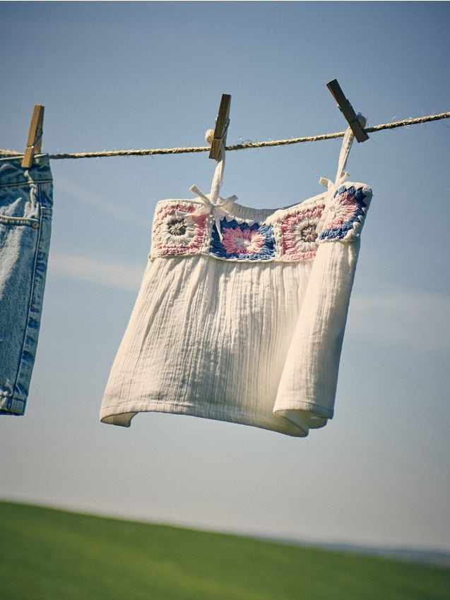 Bluse mit Zierapplikation - RESERVED