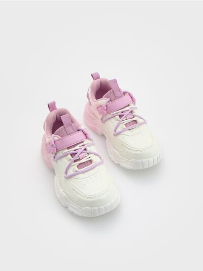LADIES` TREKKING SHOES