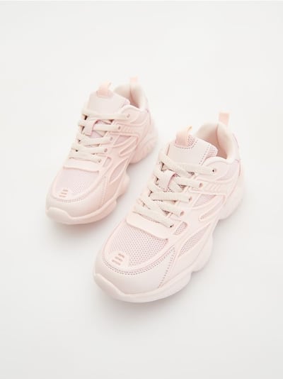Chaussures de sport multi-matières