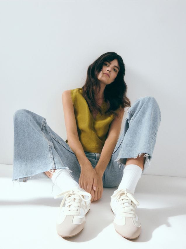 LADIES` SNEAKERS - RESERVED