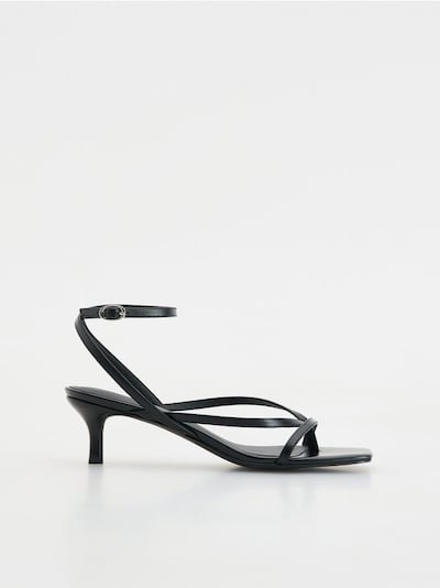 Sandalen mit hohem Lederanteil mit Riemchen