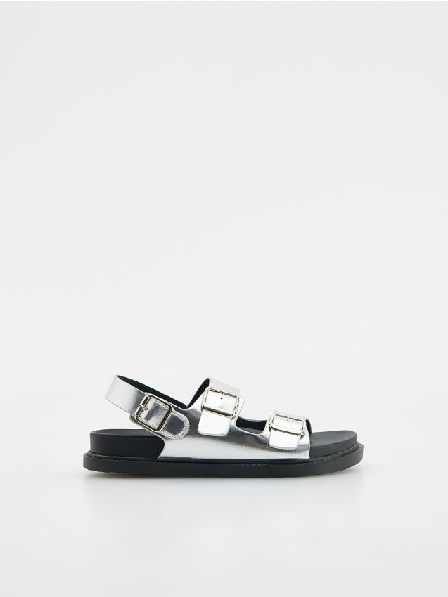 Sandalen mit Metallic-Effekt - RESERVED