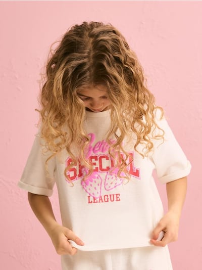 T-shirt with raised print