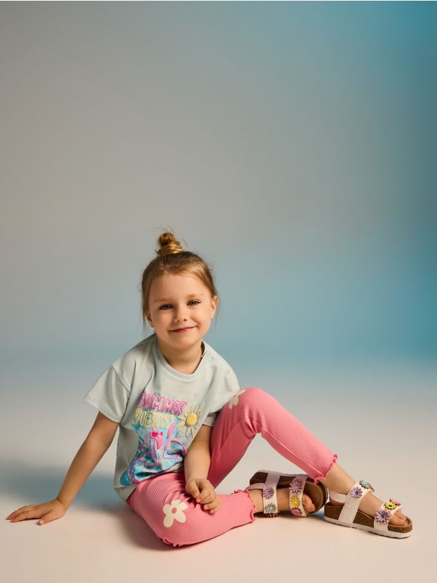 Sandals with velcro fastening - RESERVED