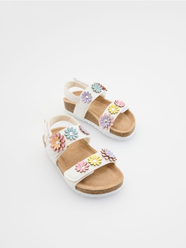 Sandals with velcro fastening - RESERVED