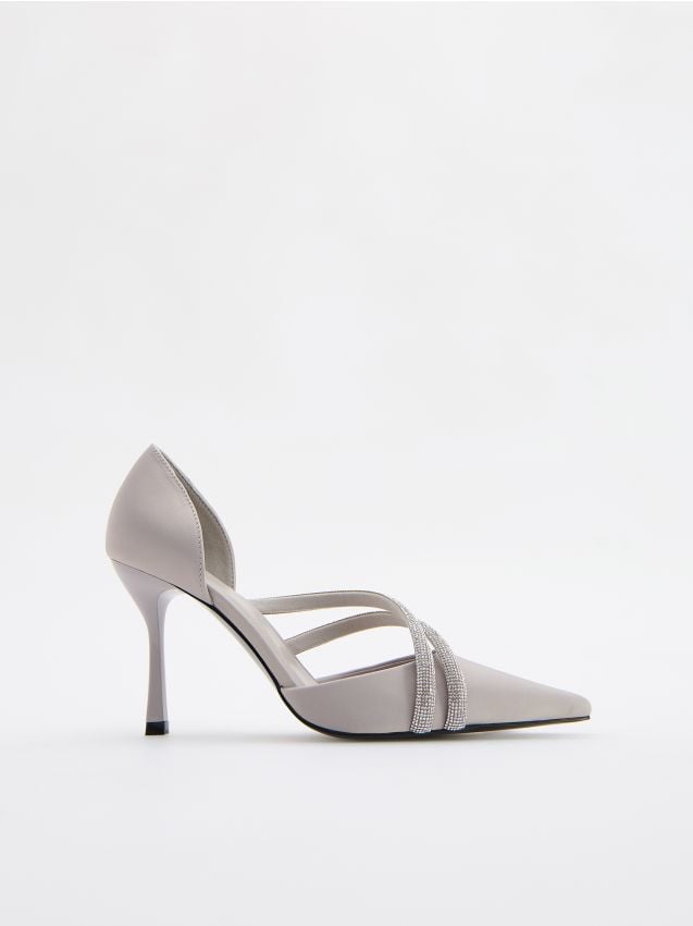High-heeled pumps - RESERVED