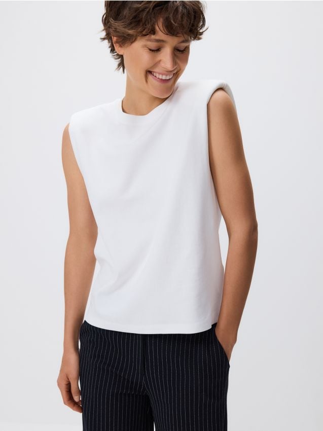 Padded shoulder T-shirt - RESERVED