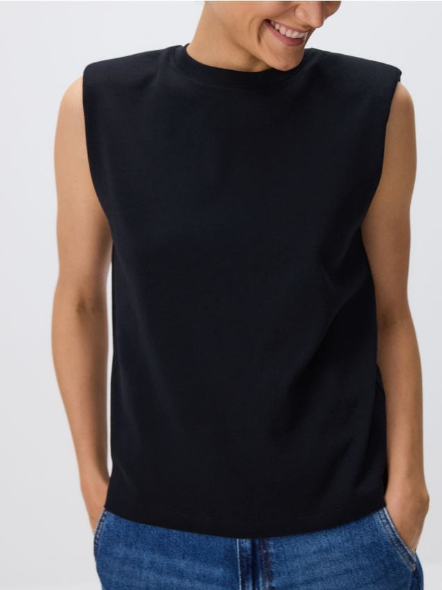 Padded shoulder T-shirt - RESERVED