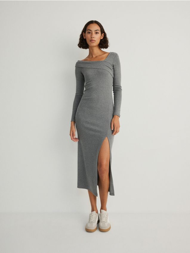 Reserved - rochie din jerseu, cu decolteu asimetric - gri-închis