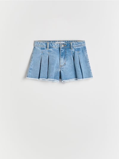 Jeansshorts mit Falten