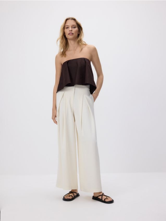 Pleated wide leg trousers - RESERVED