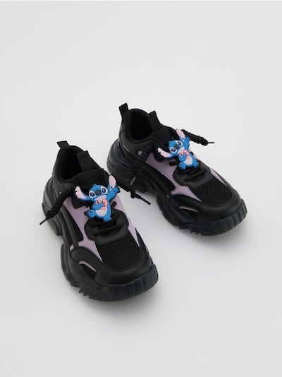 LADIES` TREKKING SHOES
