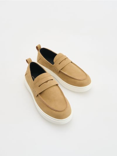 MEN`S LOAFER SHOES