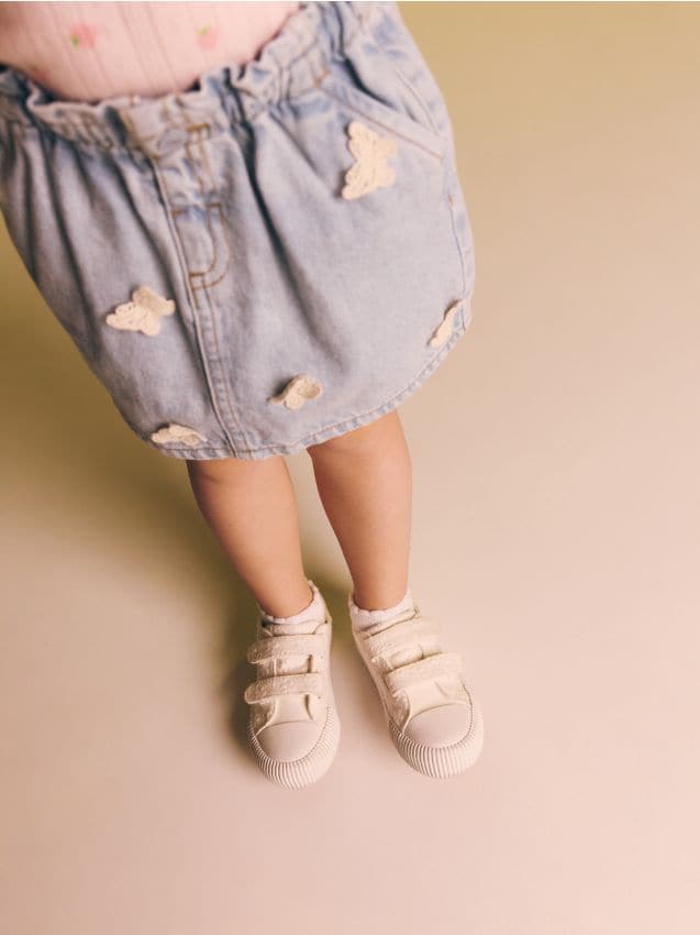 Embroidered sneakers - RESERVED