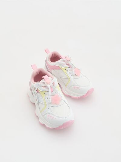 GIRLS` TREKKING SHOES